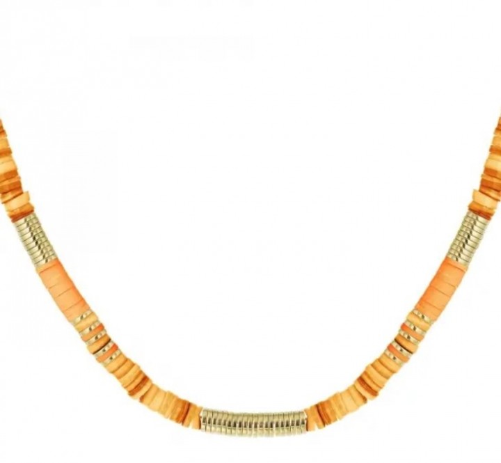 Hoe leuk is deze ketting met verschillende soorten kralen in de kleuren oranje en goud De ketting is gemaakt van roestvrij staal, polymeerklei, hematiet en schelp en heeft een afmeting van 39 tot 44 cm Kleur foto kan iets afwijken van origineel\