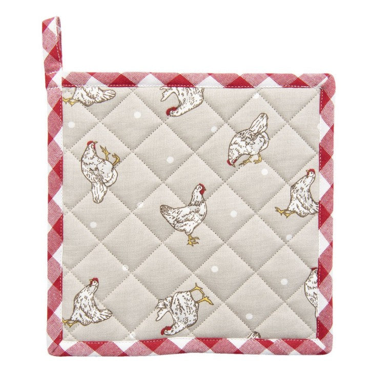 Set van 2 pannenlappen. Mooie pannenlappen met witte kippen. De pannenlap heeft een roodwit geblokte rand. Kleur van origineel kan iets afwijken van de foto Merk: Merk Clayre & Eef Afmeting: ca. 20x20 cm