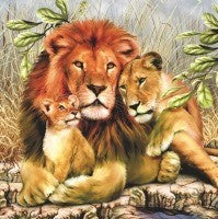 Servet Lion Servet met leeuw, leeuwin en welp. Kleur van origineel kan iets afwijken van foto. Merk: Maki Pol-Mak Collection Afmeding: 33x33 cm Aantal servetten per pak: 20