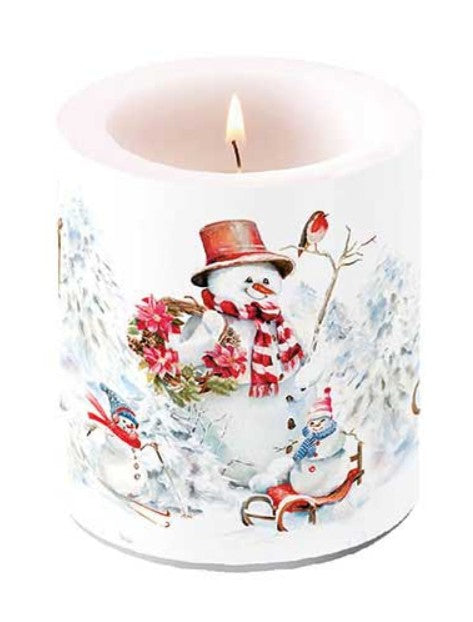 Kaars, candle, Ambiente, kaarsaansteken, lont, stompkaars, branden, winter, sneeuw, kaarsje, kerst. Feestdagen, Kerstmis, Christmas, ijs, slee, sneeuwpop, sneeuwman, ski, wortelneus, sneeuwbal, snow, hulst