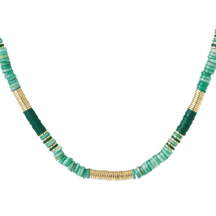 Hoe leuk is deze ketting met verschillende soorten kralen in de kleuren groen en goud  De ketting is gemaakt van roestvrij staal, polymeerklei, hematiet en schelp en heeft een afmeting van 39 tot 44 cm  Kleur foto kan iets afwijken van origineel