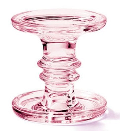 Deze kandelaar kan voor een blokkaars gebruikt worden, maar ook voor een dinerkaars   Mooi te combineren met o.a. de kaarsen van Ambiente, elders in deze webshop   Merk: Ambiente Kleur: roze / pink Materiaal: glas Afmeding: doorsnee 11 cm, hoogte 11 cm   Kleur foto kan afwijken van origineel