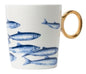 Beker, mok, vis, vissen, waterkant, hengelsport, goudkleurig oor, Delfts blauw, Heinen Delfts Blauw, Heinen, Van Heinen, Delft, blauwwit, drinken, koffie, thee, servies, Delftsblauw, zwemmen, vishengel, watersport, fish