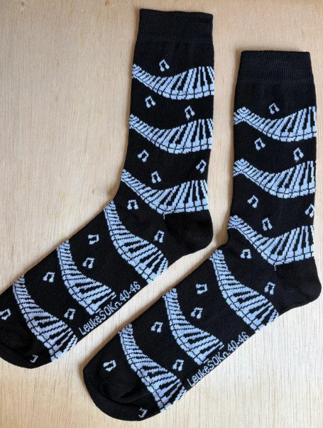 Sokken, Sok, sock, socks, stocking, leuke sokn, leuke sokken, grappige sokken, piano, piantoets, Pianotoetsen, zwartwit, vleugel, muziek, muziekinstrument, music, concert